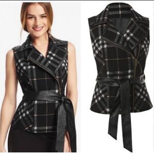 CAbi Black Grid Plaid Wool
Blend Full Zip Moto Vest Size S